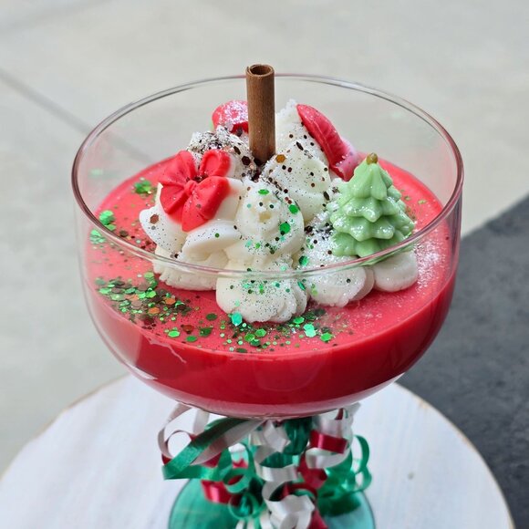 Holiday Candle ✦ Mistletoe & Cinnamon ✦ Soy Wax in XL Wine Glass w/ Green Stem - Picture 8 of 11